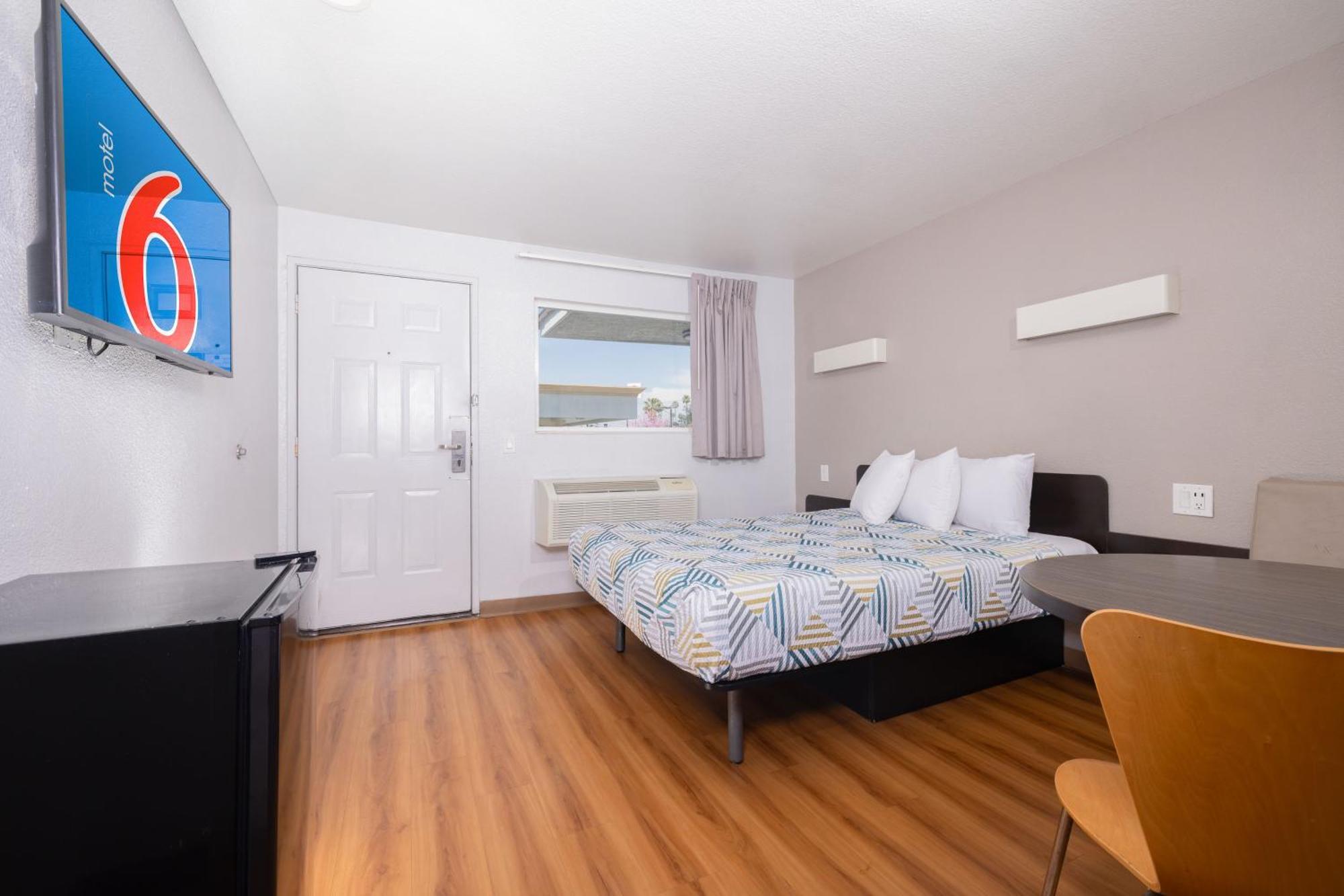 Motel 6 Ontario Airport Eksteriør bilde